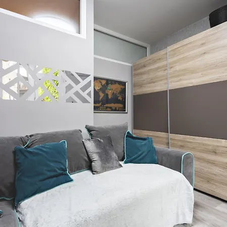 Modern Flat With Balcony&parking Apartmán *